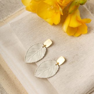 PENDIENTES HOJA BEIGE